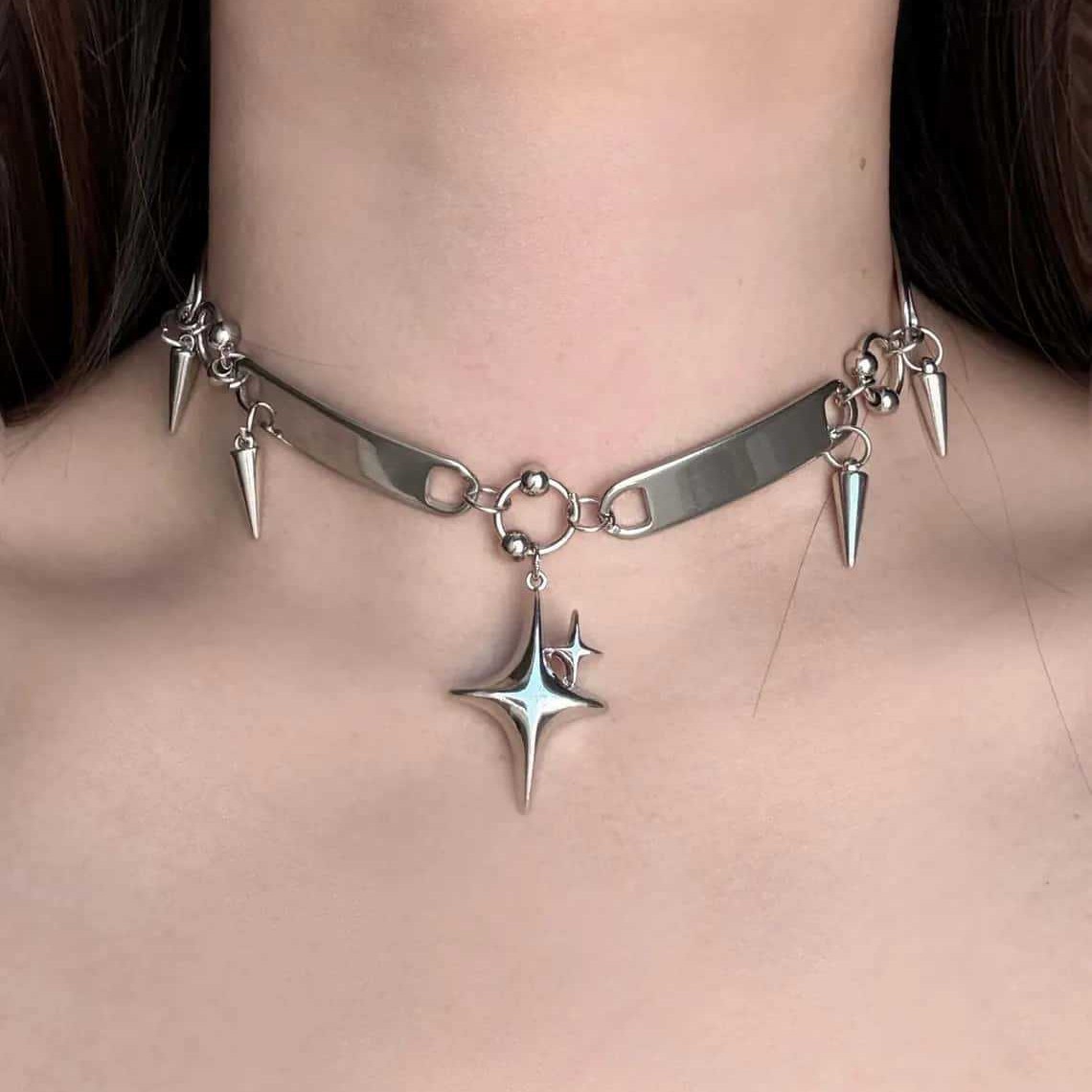Vintage Fashion Necklace - قلادة نسائية بتصميم نجمة بانك مرصعة،