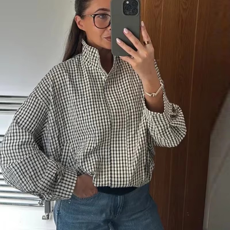 Varsity Jacket Wool - جاكيت بومبر نسائي كاروهات بقصة قصيرة،