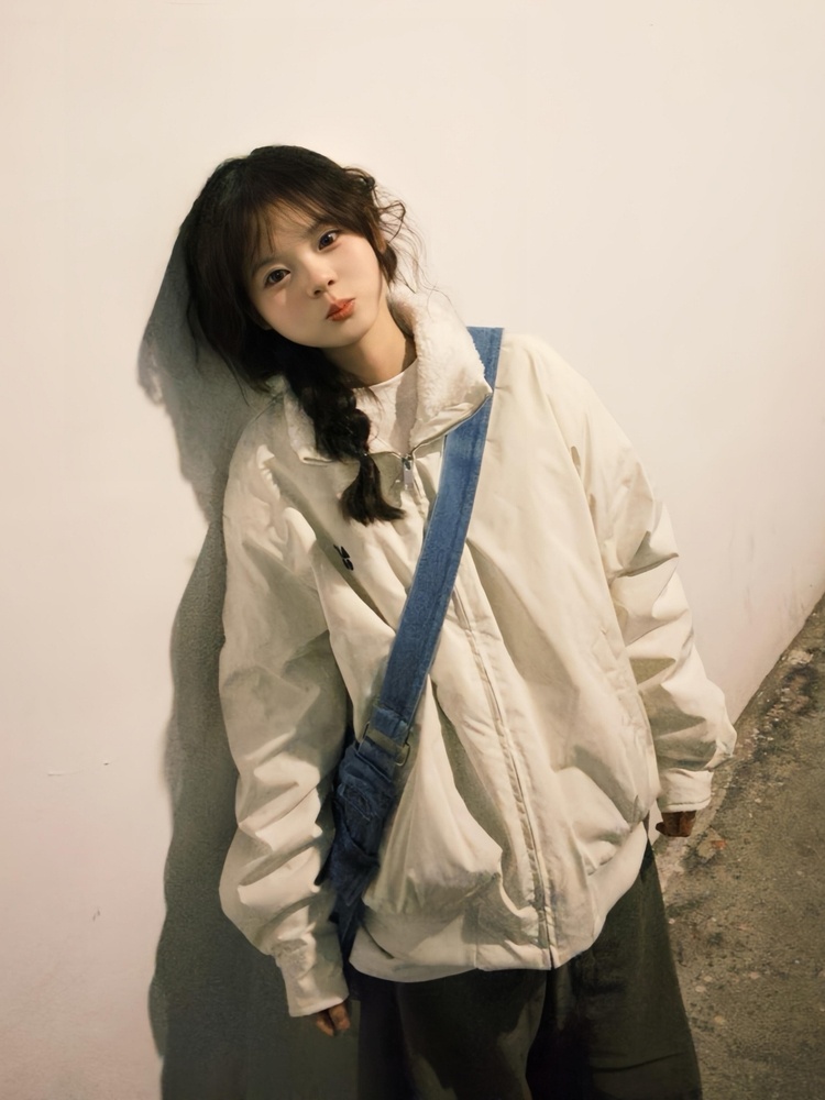 Varsity Jacket Wool - سترة صوف الضأن امبسوول امرأة البضائع