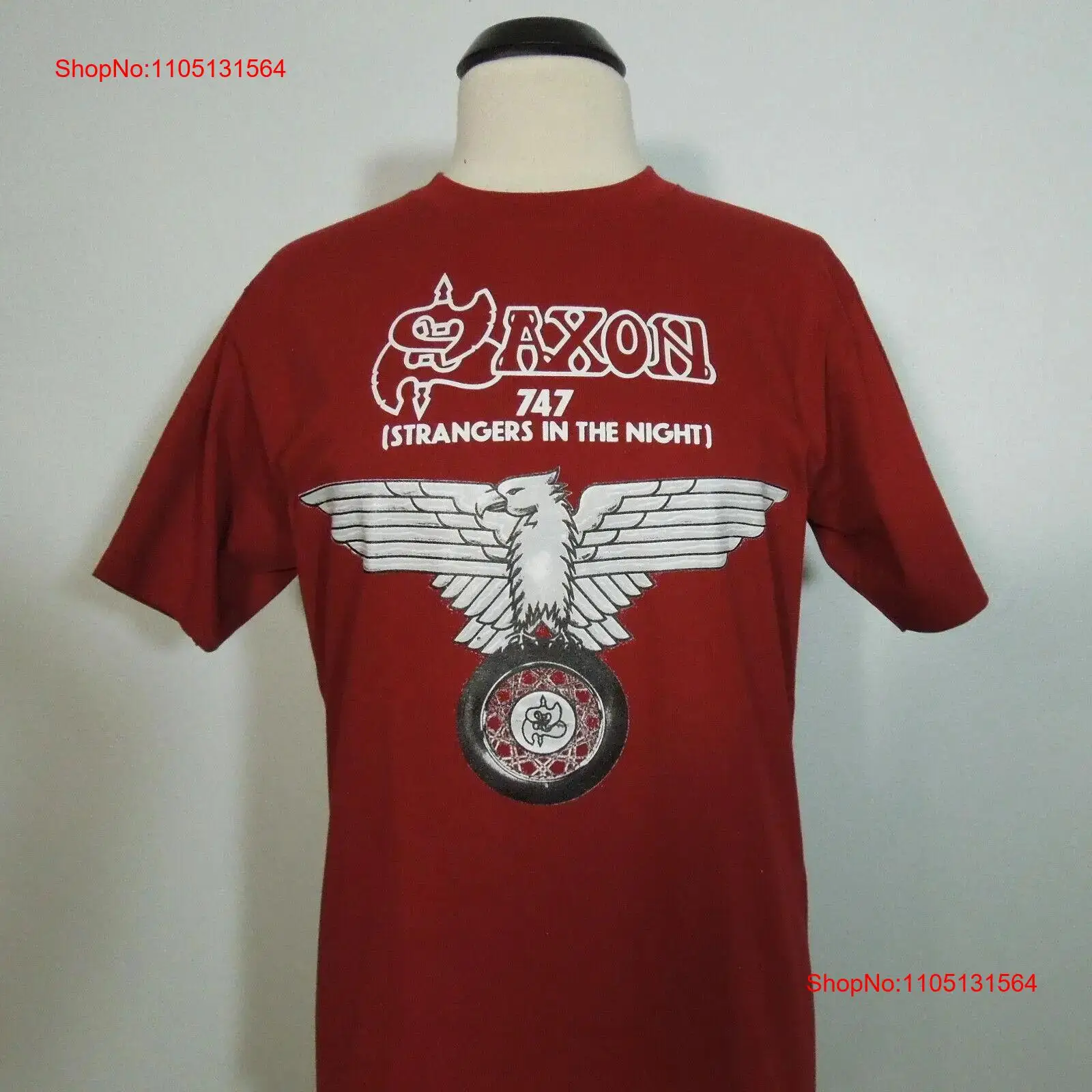 Vintage Fashion Logo - تي شيرت SAXON 747 Strangers In