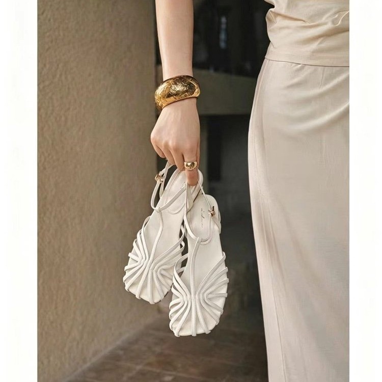 صنادل نسائية بتصميم فرنسي عتيق - مراجعة Vintage Fashion Outfit وسعره