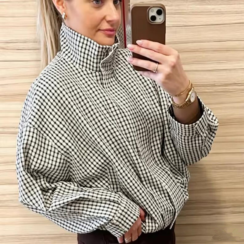 جاكيت بومبر نسائي كاروهات بقصة - مراجعة Varsity Jacket Wool وسعره