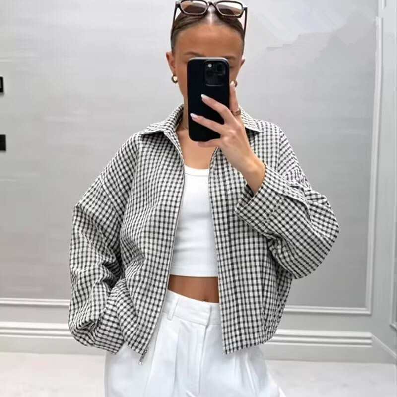جاكيت بومبر نسائي كاروهات بقصة - مراجعة Varsity Jacket Wool وسعره